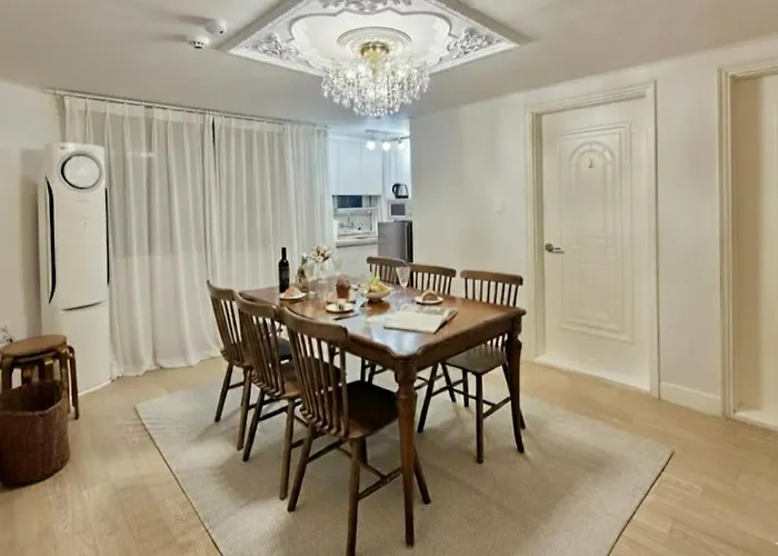 Apartment By The Fortress Seoul