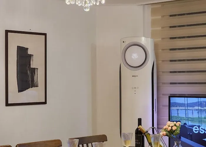 Apartment By The Fortress Seoul